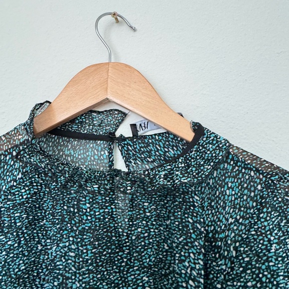 Zara Black and Green Patterned Blouse - Picture 5 of 9